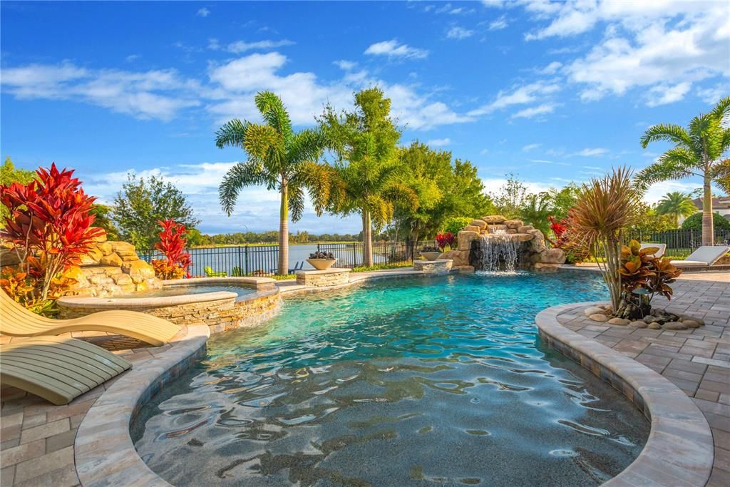 For Sale: $2,550,000 (5 beds, 6 baths, 5677 Square Feet)