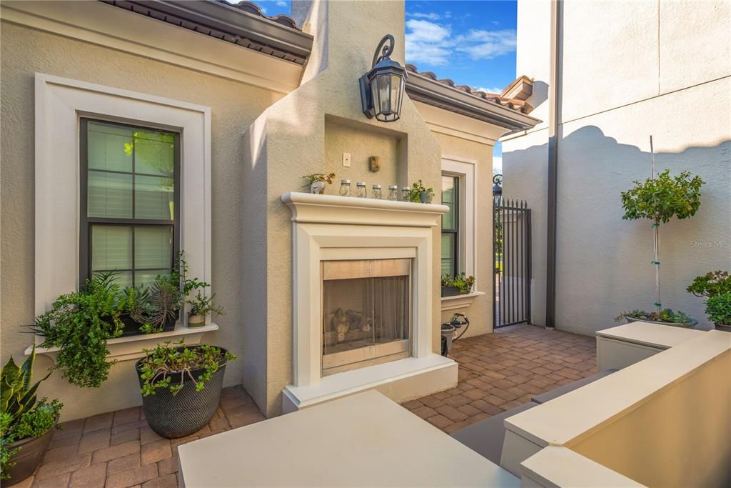 For Sale: $2,550,000 (5 beds, 6 baths, 5677 Square Feet)