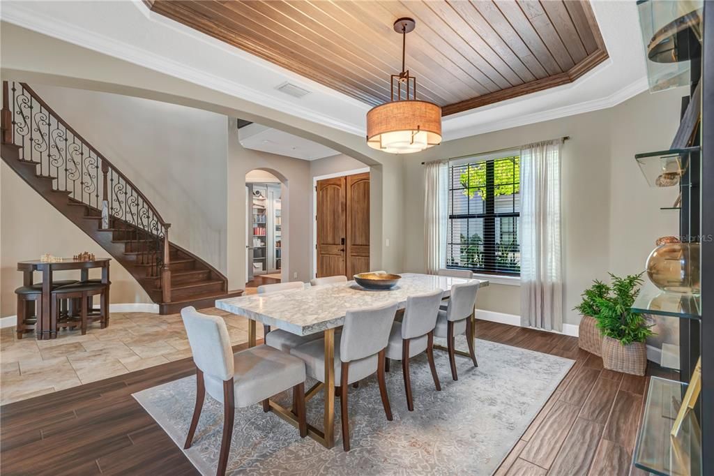 For Sale: $2,550,000 (5 beds, 6 baths, 5677 Square Feet)