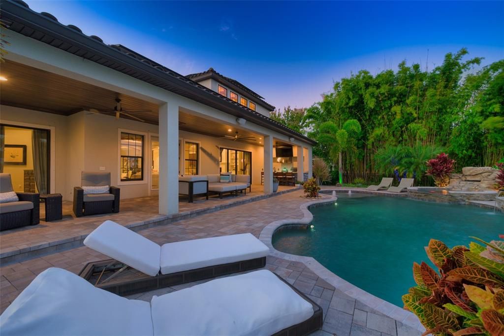 For Sale: $2,550,000 (5 beds, 6 baths, 5677 Square Feet)