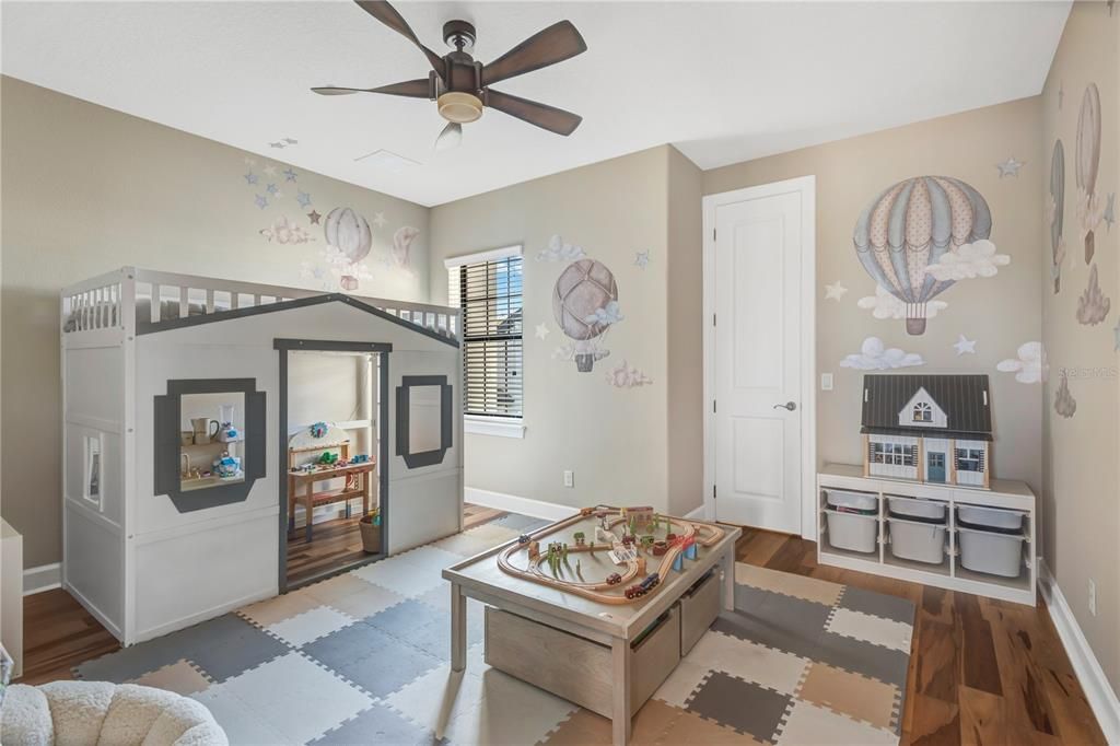 For Sale: $2,550,000 (5 beds, 6 baths, 5677 Square Feet)