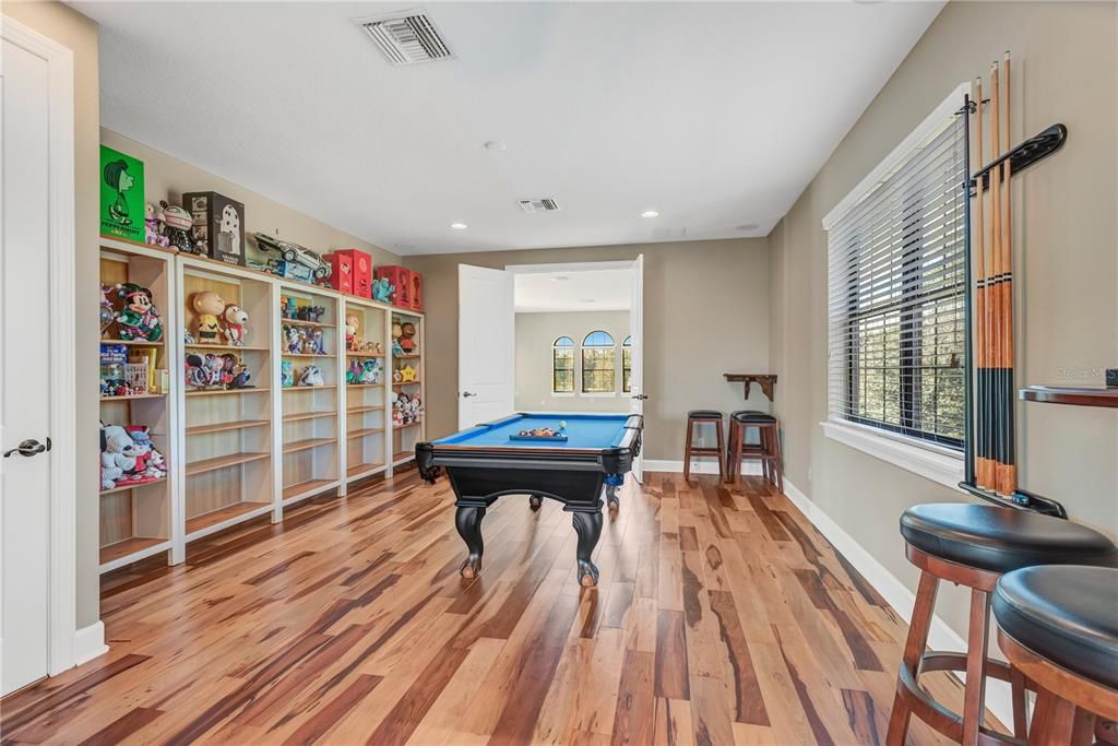 For Sale: $2,550,000 (5 beds, 6 baths, 5677 Square Feet)