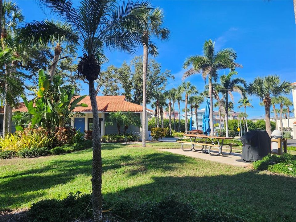 待售: $425,000 (2 贝兹, 2 浴室, 1222 平方英尺)