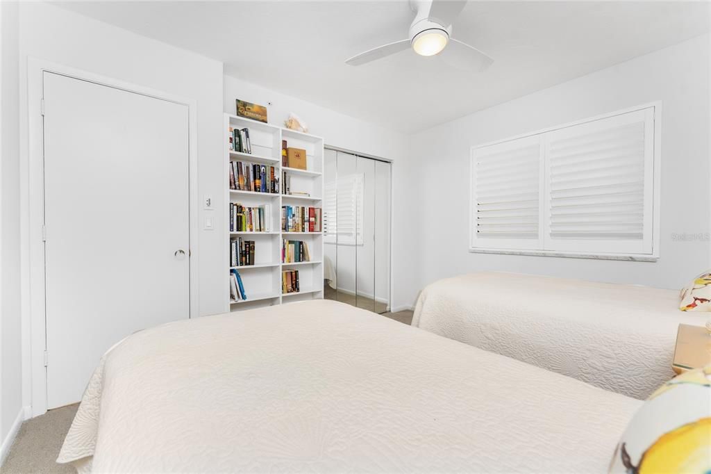 待售: $425,000 (2 贝兹, 2 浴室, 1222 平方英尺)