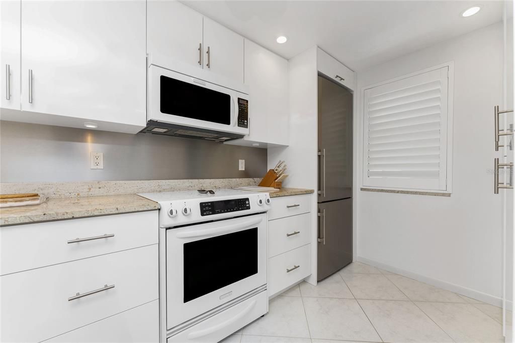 待售: $425,000 (2 贝兹, 2 浴室, 1222 平方英尺)