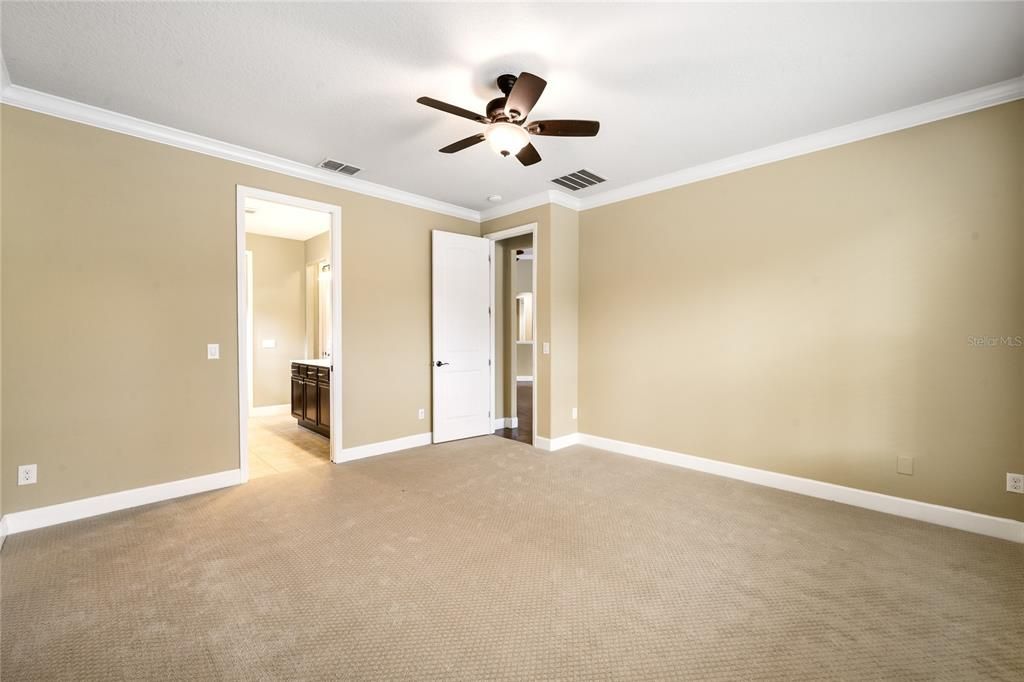 For Sale: $759,900 (4 beds, 3 baths, 2425 Square Feet)