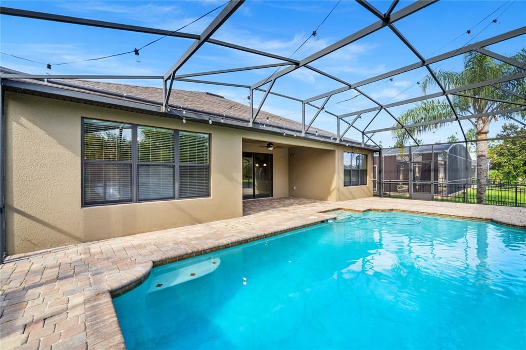 For Sale: $759,900 (4 beds, 3 baths, 2425 Square Feet)