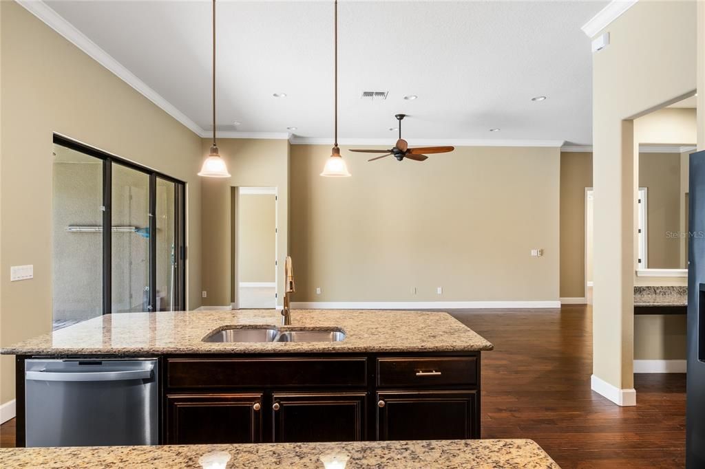 For Sale: $759,900 (4 beds, 3 baths, 2425 Square Feet)