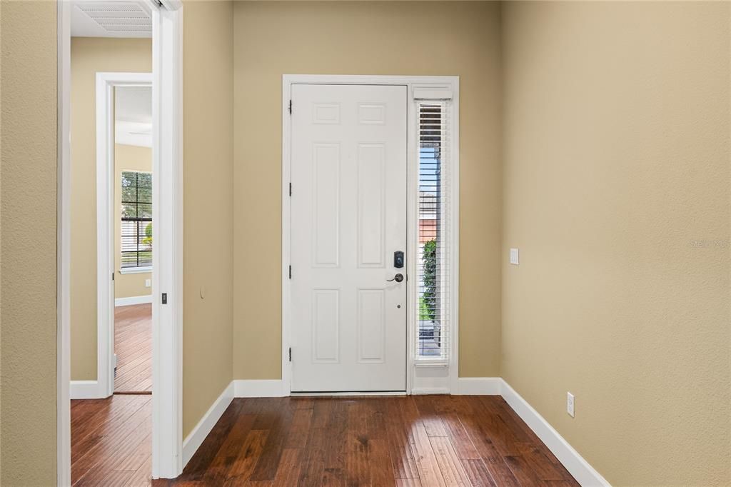 For Sale: $759,900 (4 beds, 3 baths, 2425 Square Feet)