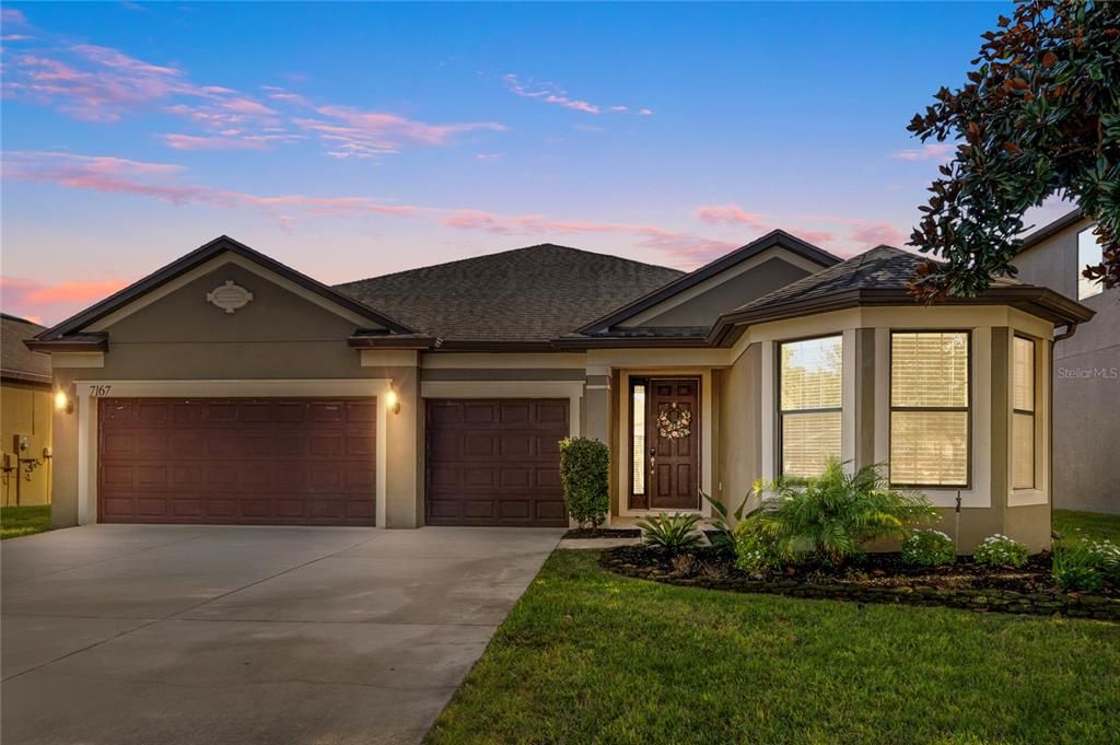 For Sale: $759,900 (4 beds, 3 baths, 2425 Square Feet)