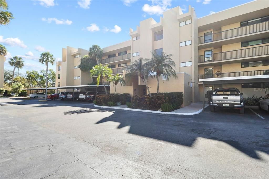 For Sale: $98,000 (1 beds, 1 baths, 565 Square Feet)