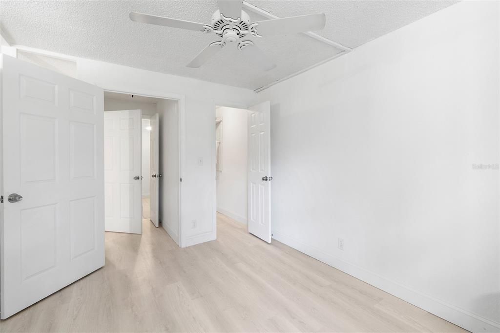 For Sale: $98,000 (1 beds, 1 baths, 565 Square Feet)