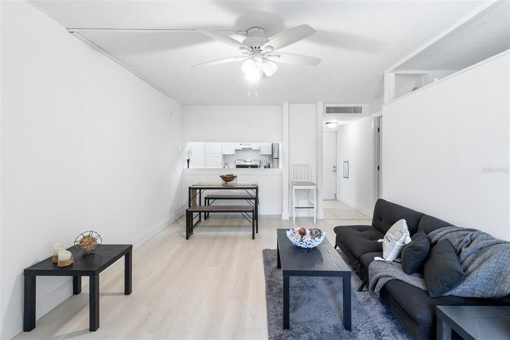 For Sale: $98,000 (1 beds, 1 baths, 565 Square Feet)