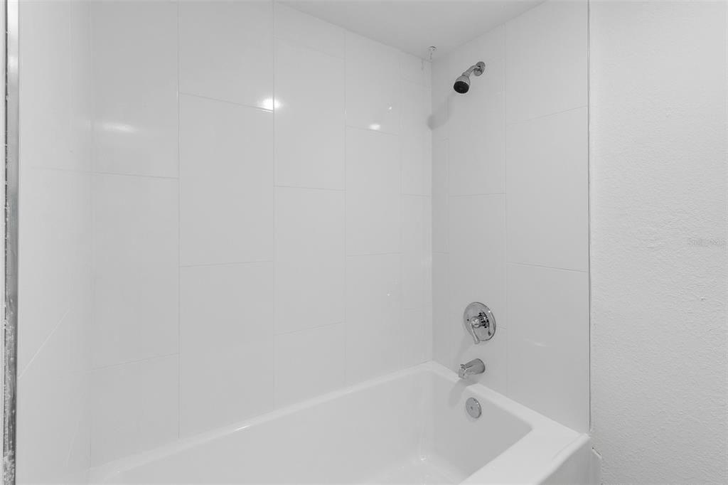 For Sale: $98,000 (1 beds, 1 baths, 565 Square Feet)