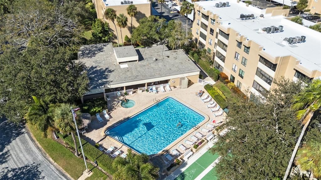 For Sale: $98,000 (1 beds, 1 baths, 565 Square Feet)