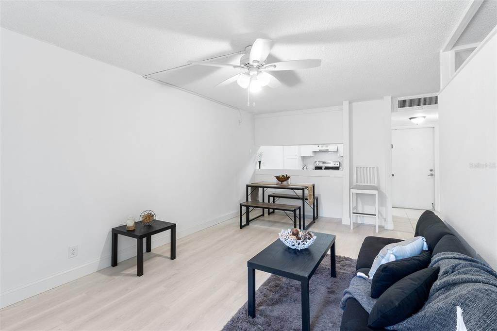 For Sale: $98,000 (1 beds, 1 baths, 565 Square Feet)