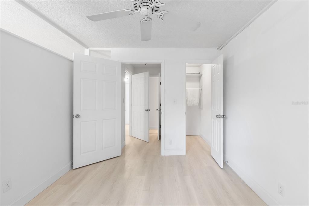 For Sale: $98,000 (1 beds, 1 baths, 565 Square Feet)