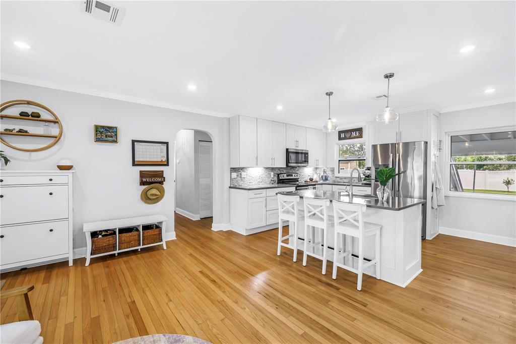 出租: $3,300 (4 贝兹, 2 浴室, 1541 平方英尺)