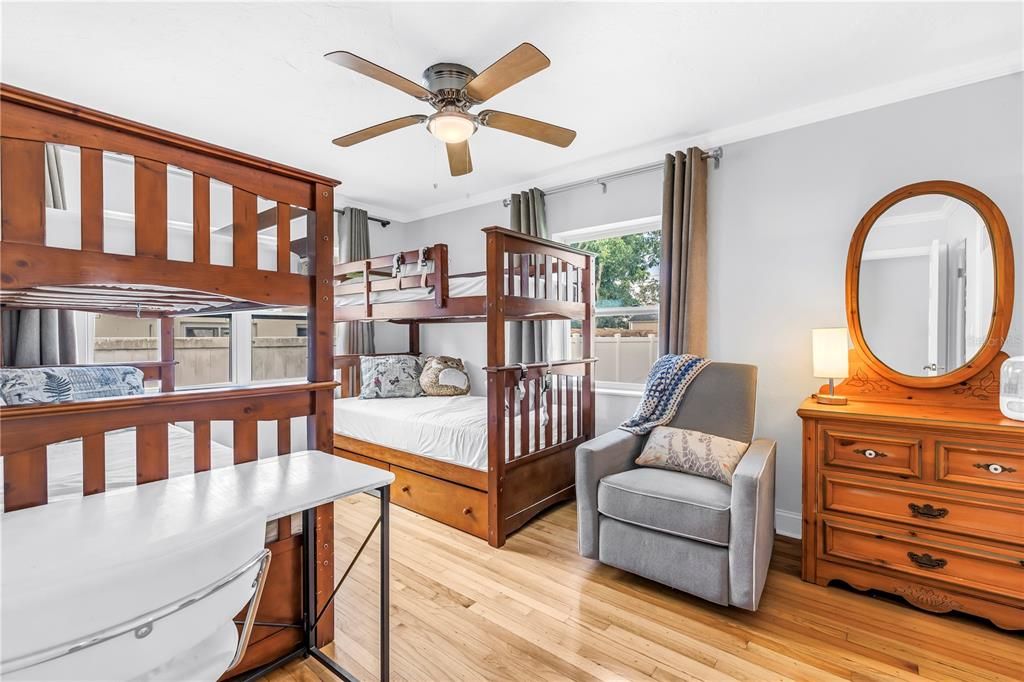 出租: $3,300 (4 贝兹, 2 浴室, 1541 平方英尺)