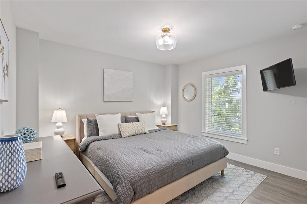 For Sale: $3,000,000 (5 beds, 4 baths, 2925 Square Feet)