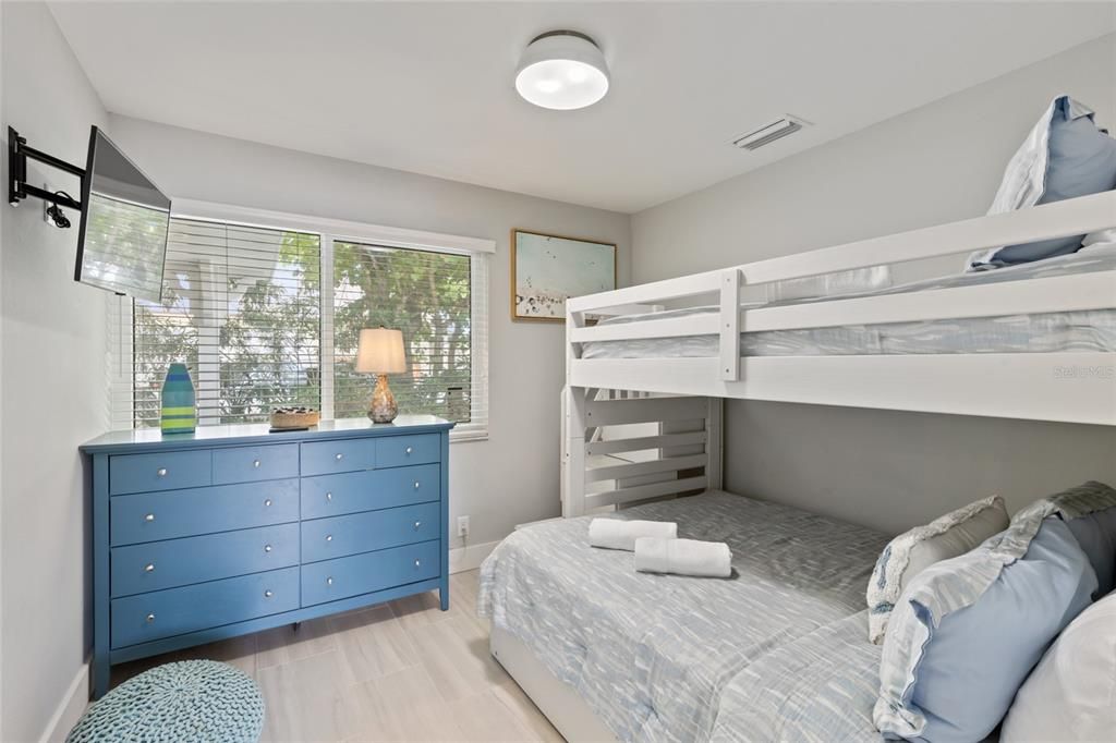 For Sale: $3,000,000 (5 beds, 4 baths, 2925 Square Feet)