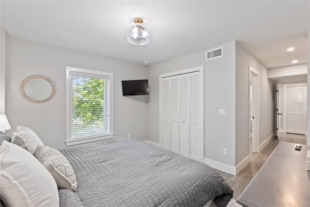 For Sale: $3,000,000 (5 beds, 4 baths, 2925 Square Feet)