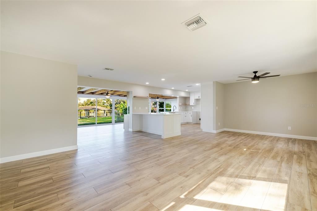 待售: $699,000 (2 贝兹, 2 浴室, 1801 平方英尺)