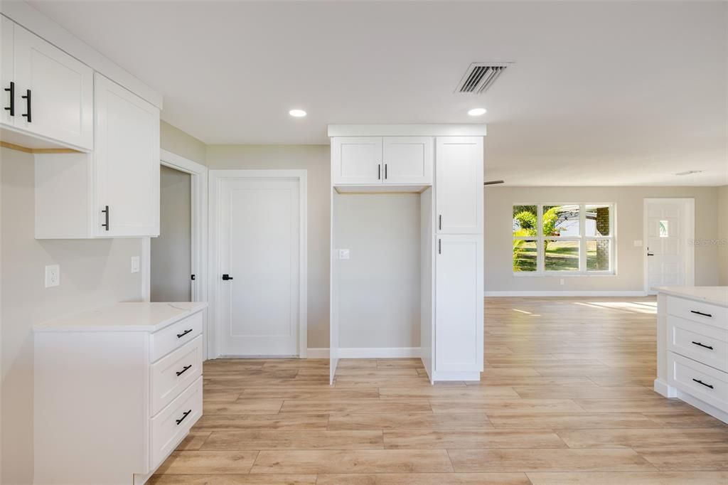 待售: $699,000 (2 贝兹, 2 浴室, 1801 平方英尺)