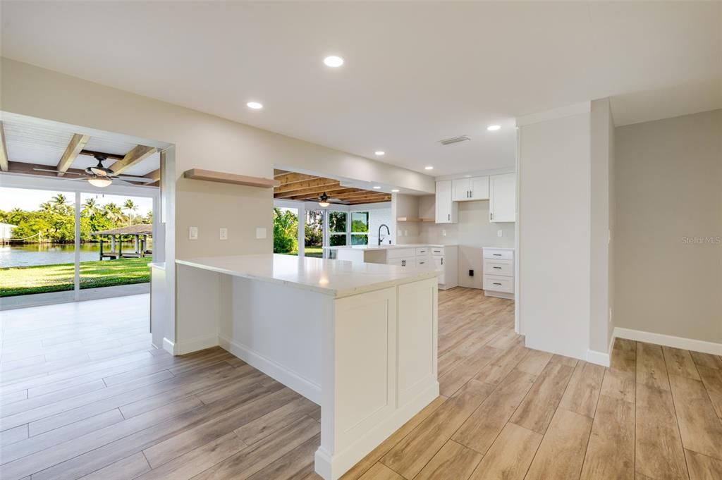 待售: $699,000 (2 贝兹, 2 浴室, 1801 平方英尺)