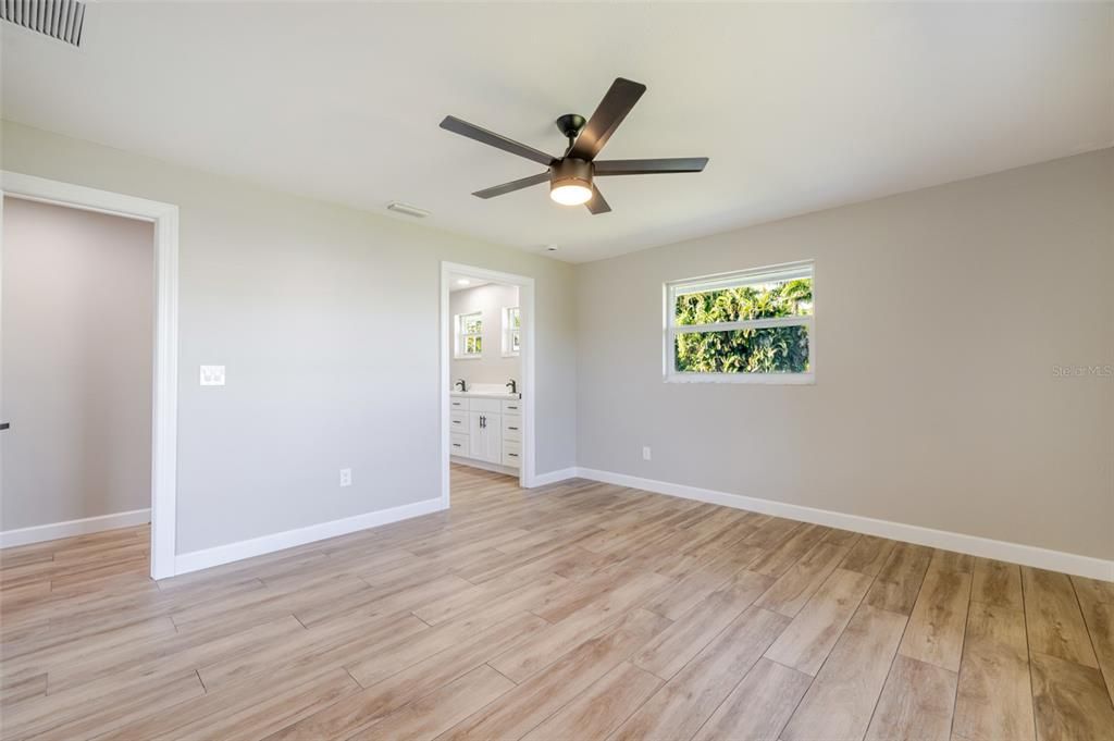 待售: $699,000 (2 贝兹, 2 浴室, 1801 平方英尺)