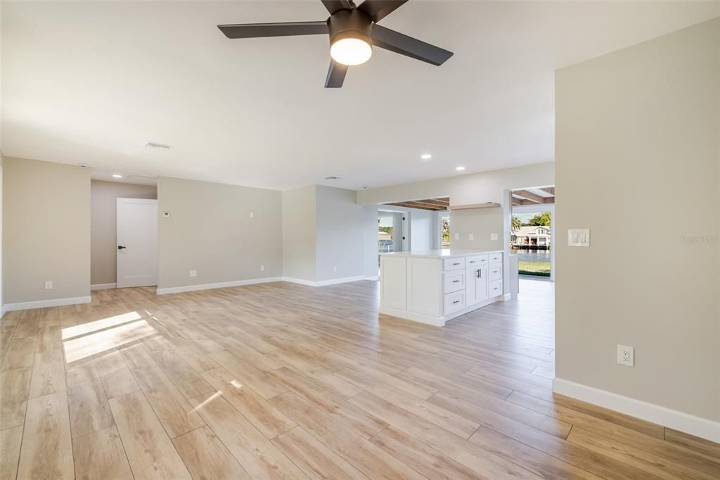 待售: $699,000 (2 贝兹, 2 浴室, 1801 平方英尺)