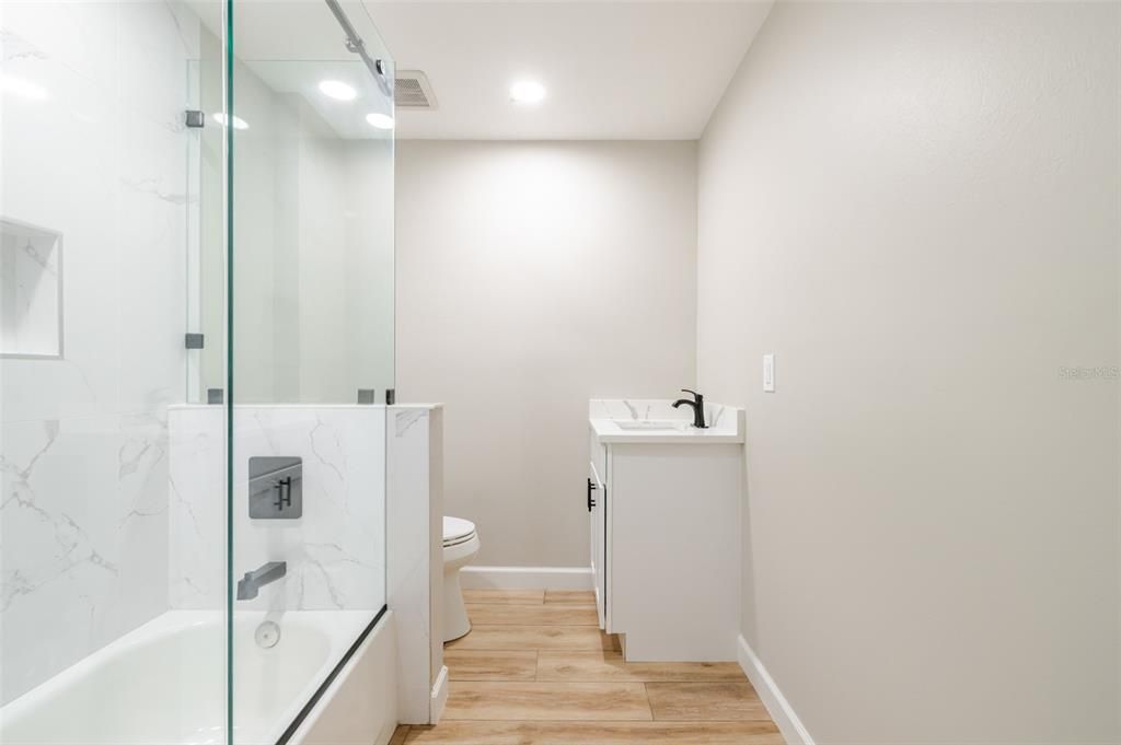 待售: $699,000 (2 贝兹, 2 浴室, 1801 平方英尺)