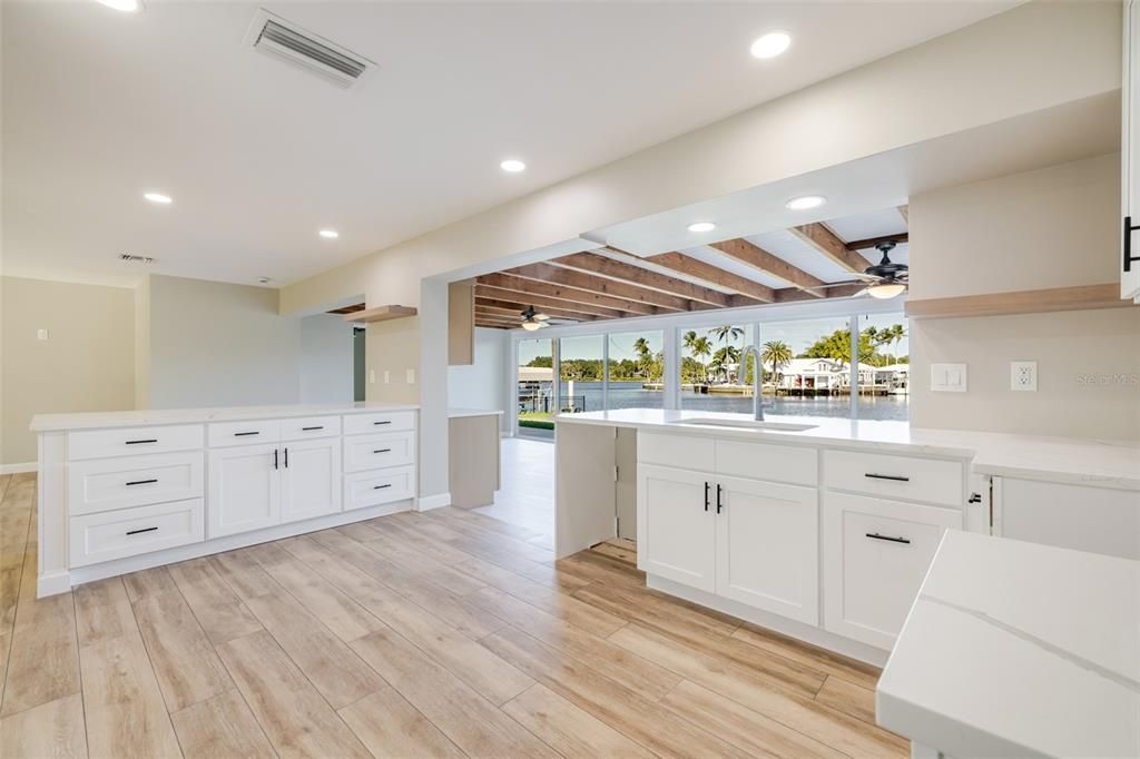 待售: $699,000 (2 贝兹, 2 浴室, 1801 平方英尺)