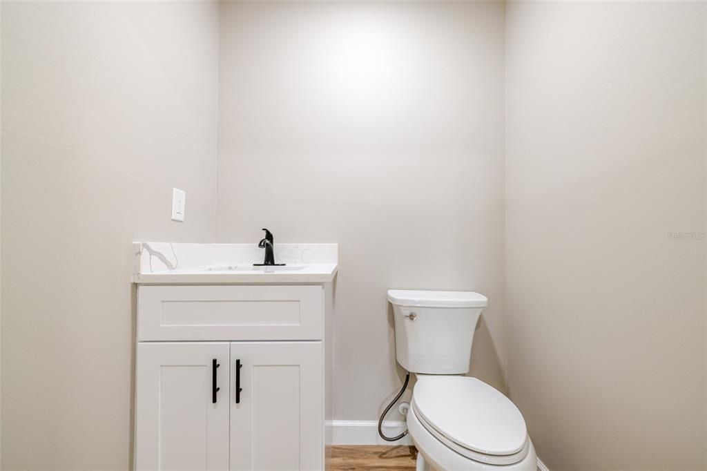 待售: $699,000 (2 贝兹, 2 浴室, 1801 平方英尺)