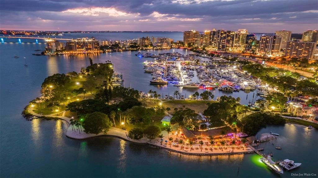 For Sale: $795,000 (3 beds, 3 baths, 1562 Square Feet)