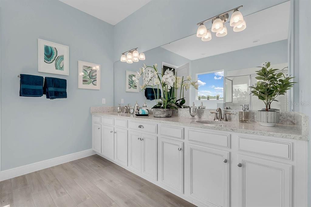 For Sale: $847,071 (4 beds, 3 baths, 2745 Square Feet)