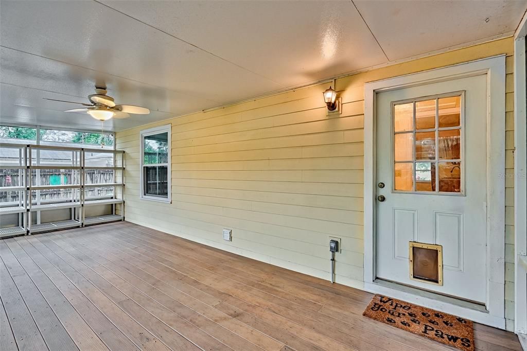 For Sale: $225,000 (3 beds, 2 baths, 1040 Square Feet)