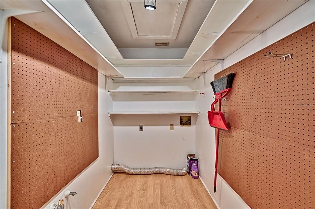 For Sale: $225,000 (3 beds, 2 baths, 1040 Square Feet)