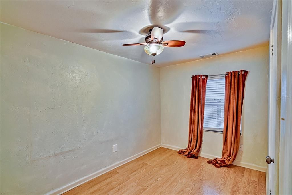 For Sale: $225,000 (3 beds, 2 baths, 1040 Square Feet)