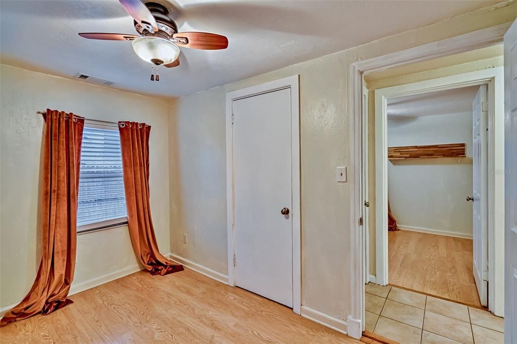 For Sale: $225,000 (3 beds, 2 baths, 1040 Square Feet)