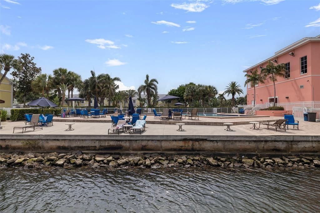 En Venta: $359,000 (2 camas, 2 baños, 1018 Pies cuadrados)