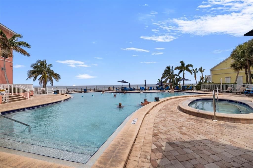 En Venta: $359,000 (2 camas, 2 baños, 1018 Pies cuadrados)