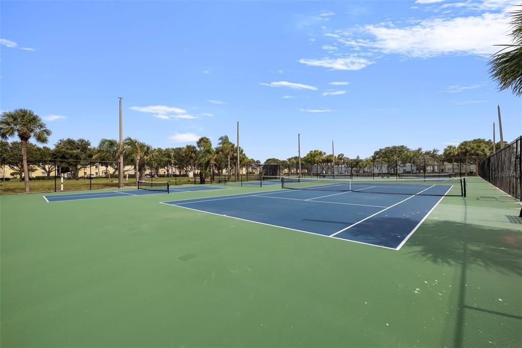 En Venta: $359,000 (2 camas, 2 baños, 1018 Pies cuadrados)