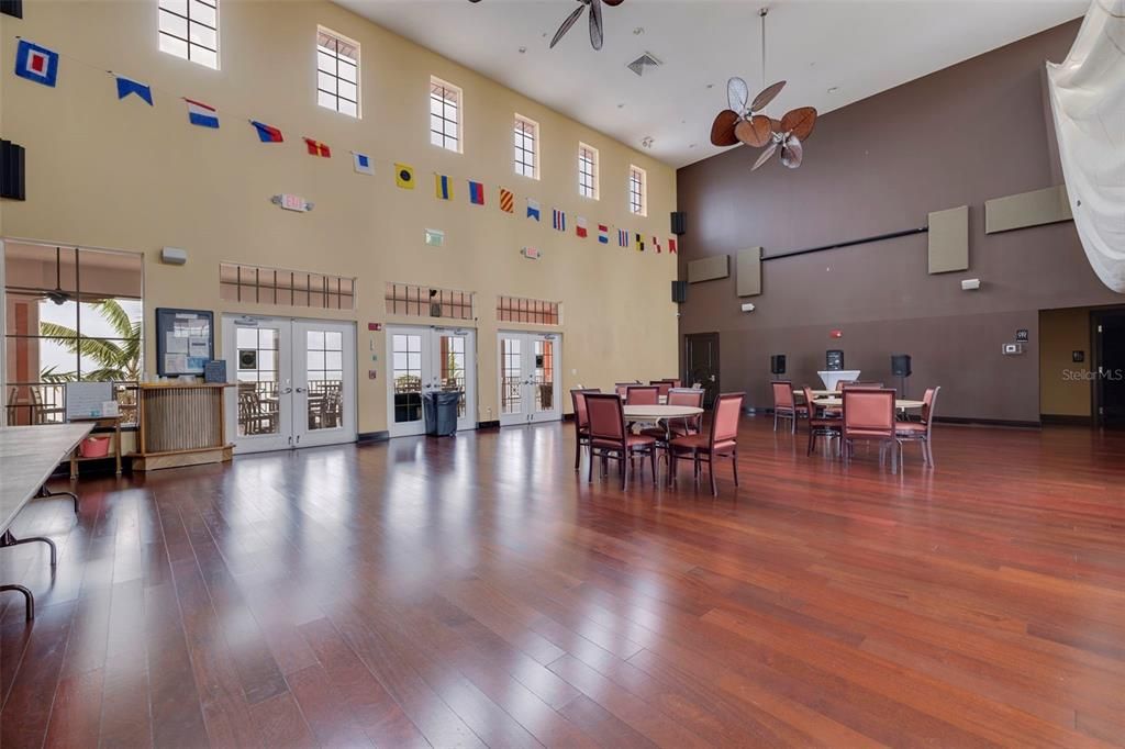 En Venta: $359,000 (2 camas, 2 baños, 1018 Pies cuadrados)