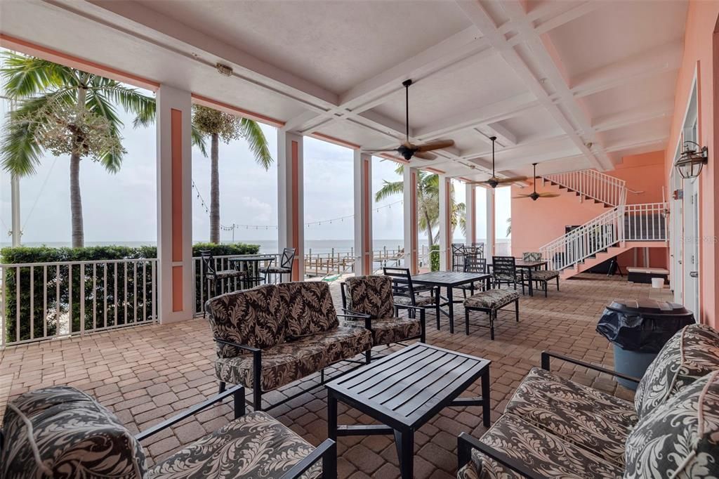 En Venta: $359,000 (2 camas, 2 baños, 1018 Pies cuadrados)