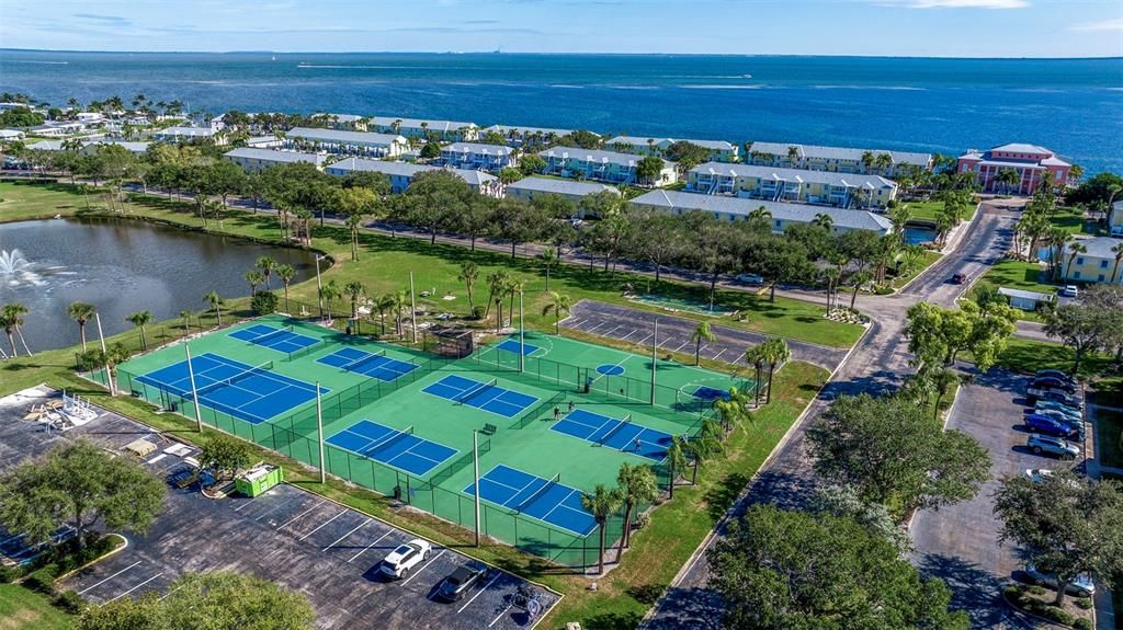 En Venta: $359,000 (2 camas, 2 baños, 1018 Pies cuadrados)