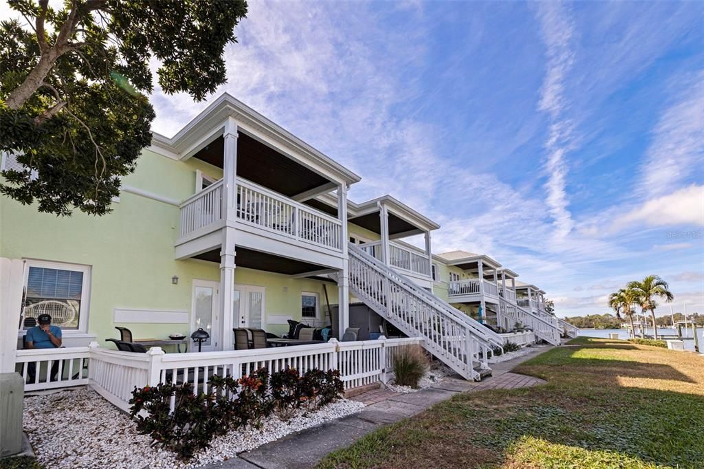 En Venta: $359,000 (2 camas, 2 baños, 1018 Pies cuadrados)