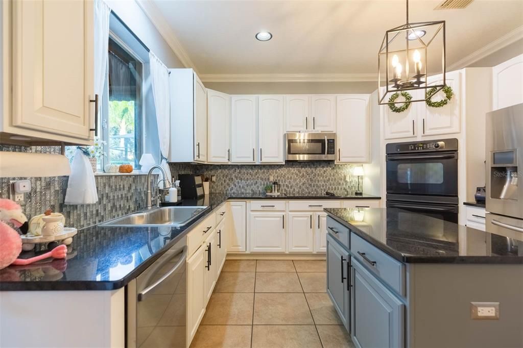 For Sale: $675,000 (5 beds, 3 baths, 3657 Square Feet)