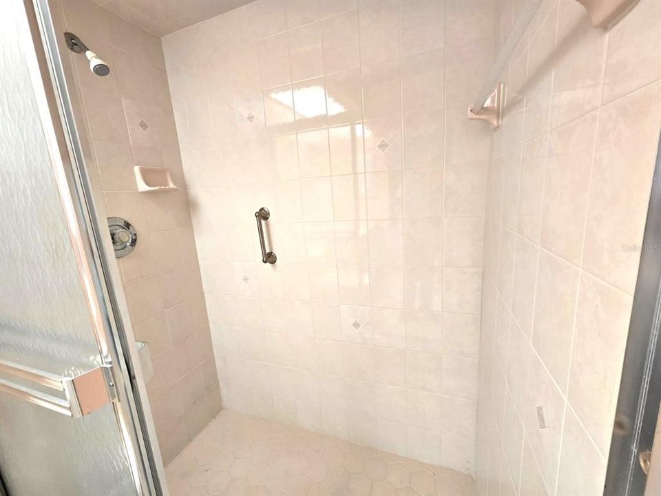 For Sale: $385,000 (3 beds, 3 baths, 2155 Square Feet)