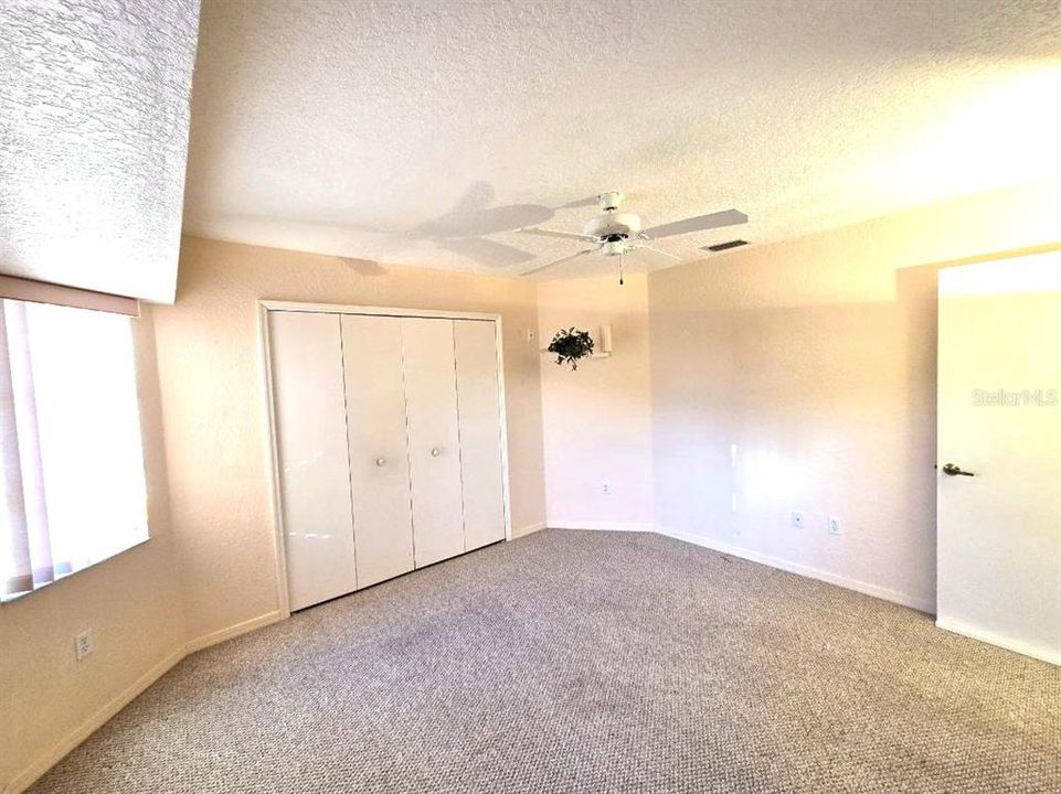 For Sale: $385,000 (3 beds, 3 baths, 2155 Square Feet)